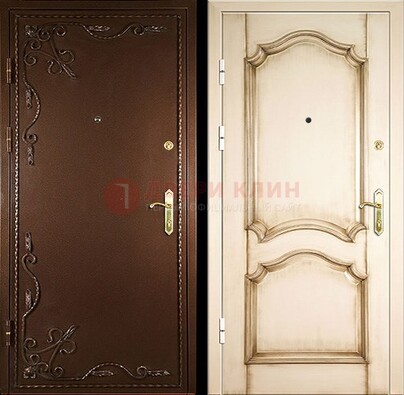 Квартирная коричневая стальная дверь с ковкой ДК-1