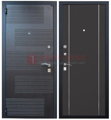 Темная металлическая дверь с МДФ ДМ-105 в деревянный дом