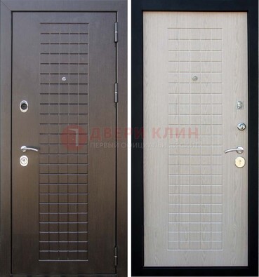 Темная железная дверь с МДФ ДМ-149 для деревянного дома