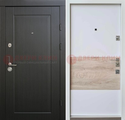 Черная металлическая дверь с белой МДФ внутри ДМ-230