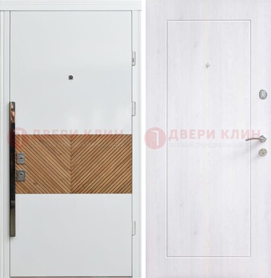 Белая железная дверь МДФ горизонтальной вставкой ДМ-265