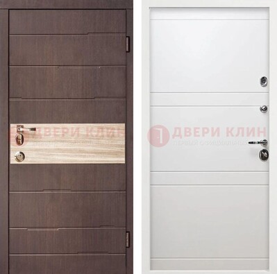 Коричневая стальная дверь с филенчатой МДФ в Белом цвете ДМ-306