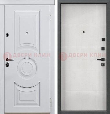 Белая железная дверь с МДФ в квартиру ДМ-463 в Сланцы