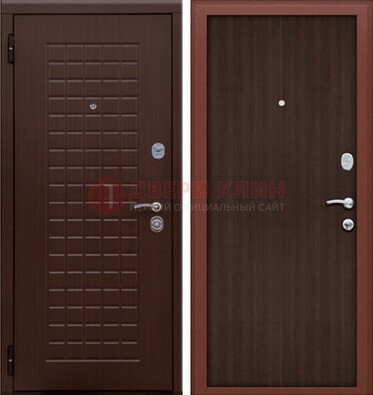 Коричневая металлическая дверь с МДФ ДМ-78 в квартиру в Мурманске