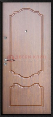Светлая железная дверь с МДФ ДМ-87 в дом из бруса