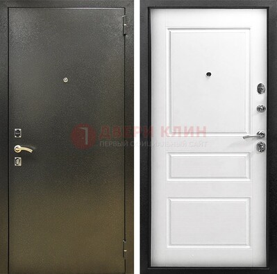 Входная дверь Темное серебро с порошковым напылением и белой МДФ ДП-272 в Гатчине