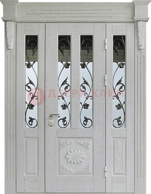 Входная парадная дверь со стеклом и ковкой в белом цвете ДПР-93