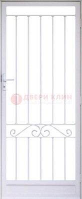 Белая стальная решетчатая дверь с волютами ДР-30