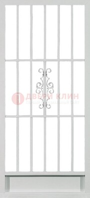 Белая стальная решетчатая дверь с ковкой ДР-35 в Казани