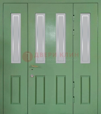 Зеленая металлическая дверь со стеклом ДС-26
