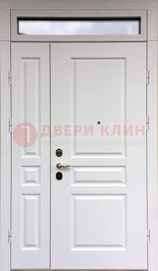 Белая двухстворчатая металлическая дверь со стеклом ДС-63