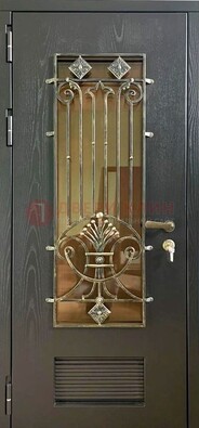 Одностворчатая железная дверь со стеклом и ковкой для дома ДСК-101 в Дмитрове