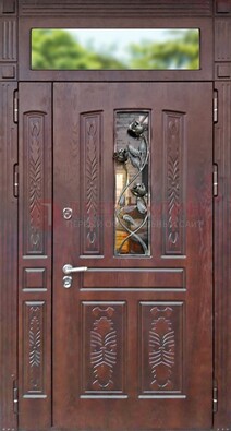 Коричневая железная дверь со стеклом и ковкой на улицу ДСК-127 в Старой Купавне