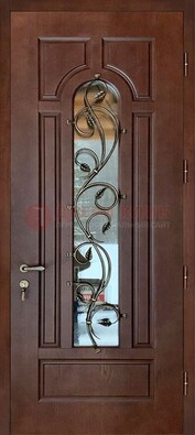 Коричневая наружная дверь со стеклом и ковкой для дома ДСК-159
