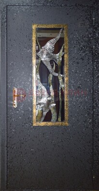Металлическая дверь со стеклом и ковкой ДСК-82 для крыльца в Белгороде