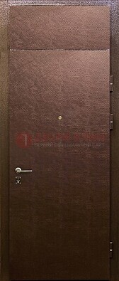 Коричневая стальная дверь с винилискожей ДВ-24 в Сланцы