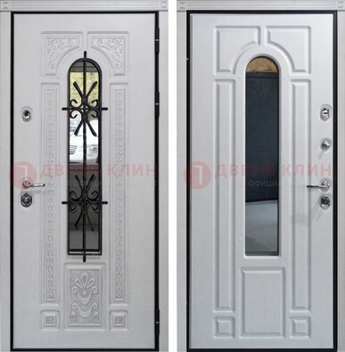 Белая стальная дверь с виноритом и ковкой снаружи ДВТ-197 