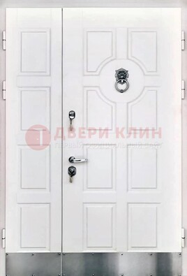 Белая входная дверь с виноритом ДВТ-246