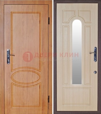 Светлая железная дверь с зеркалом ДЗ-24
