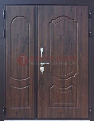 Коричневая уличная полуторная дверь в классическом стиле ПЛ-5 в Рязани